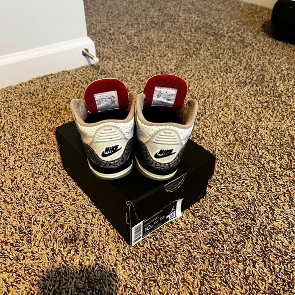 Jordan 3 Retro - White cement reimagined- size 10c - Picture 3 of 5